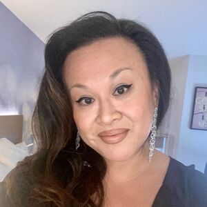 Meet your Posher, Nessa